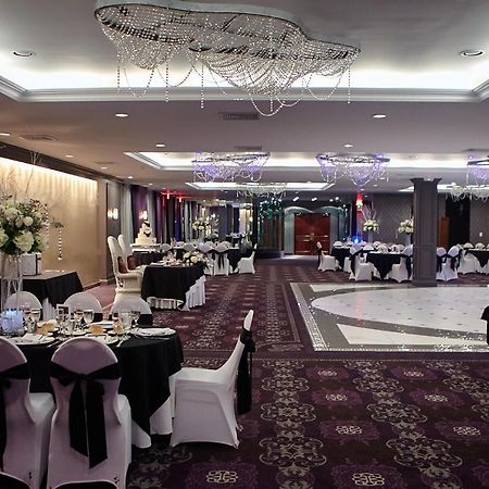 The Royal Regency Hotel Yonkers Exterior foto